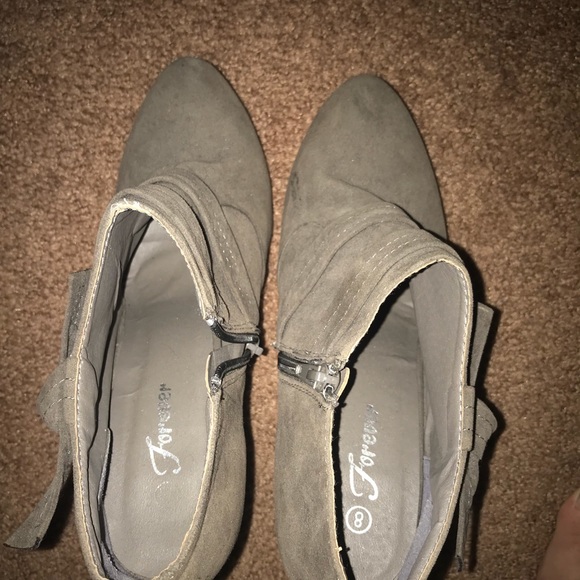 Grey Booties - Picture 4 of 4